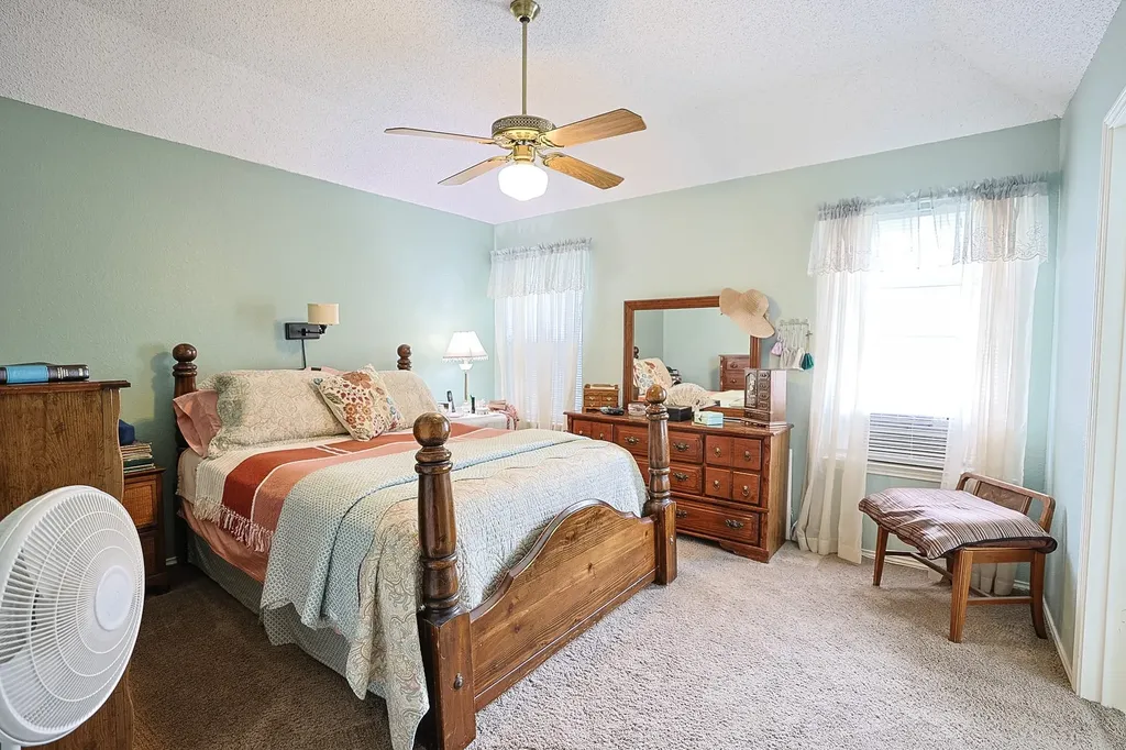 651 Gregory Street Weatherford TX 76087