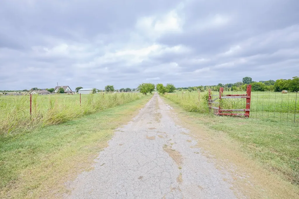651 Gregory Street Weatherford TX 76087