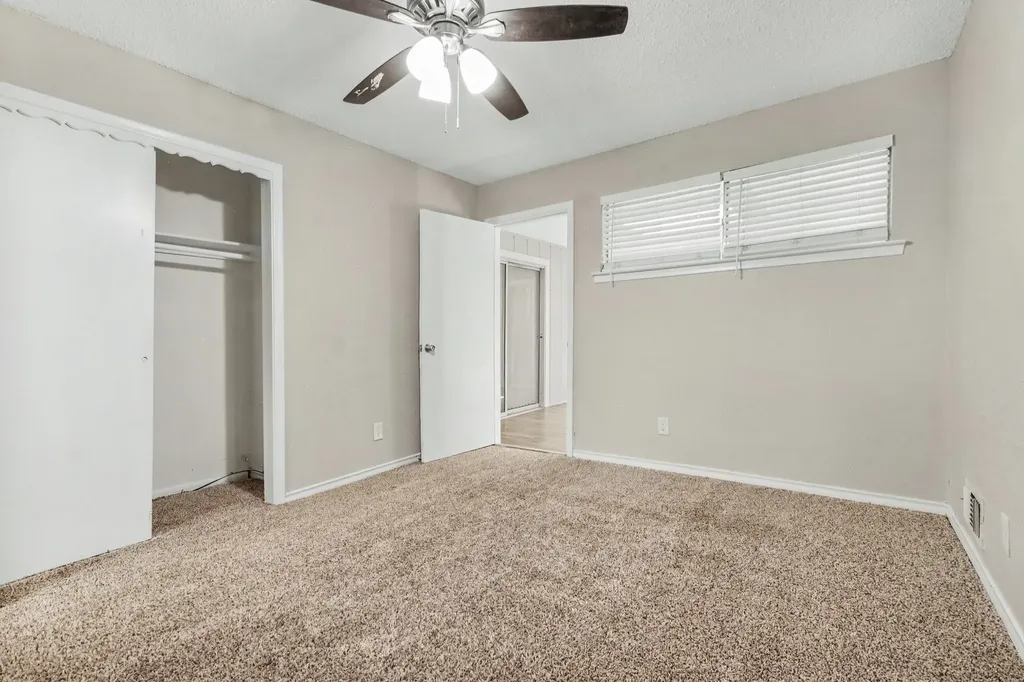 914 Bromwich Street Garland TX 75040