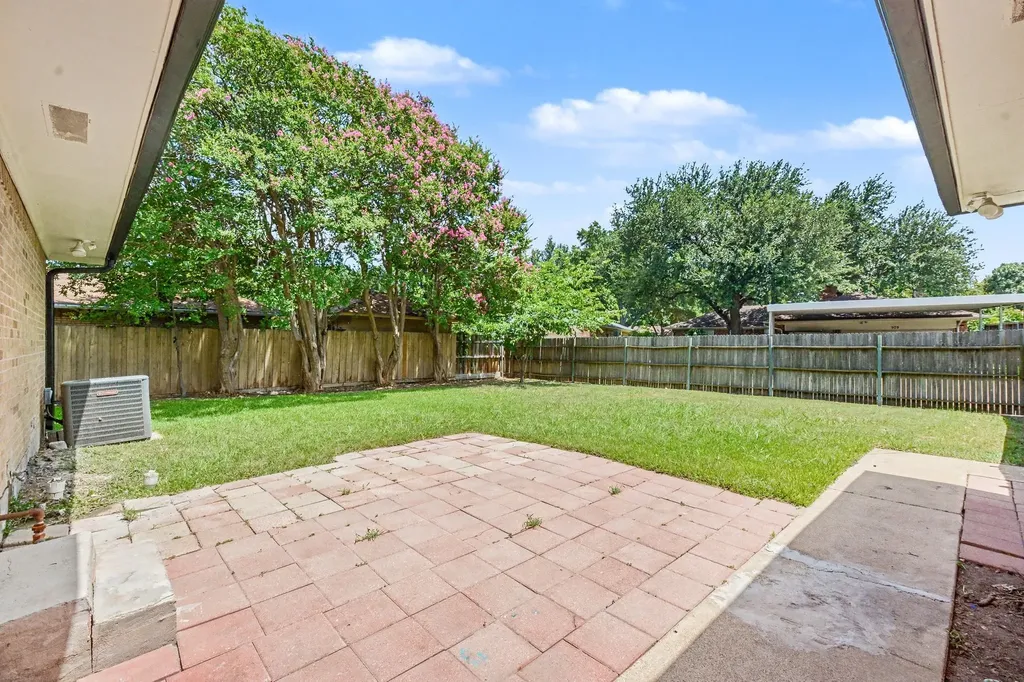 914 Bromwich Street Garland TX 75040