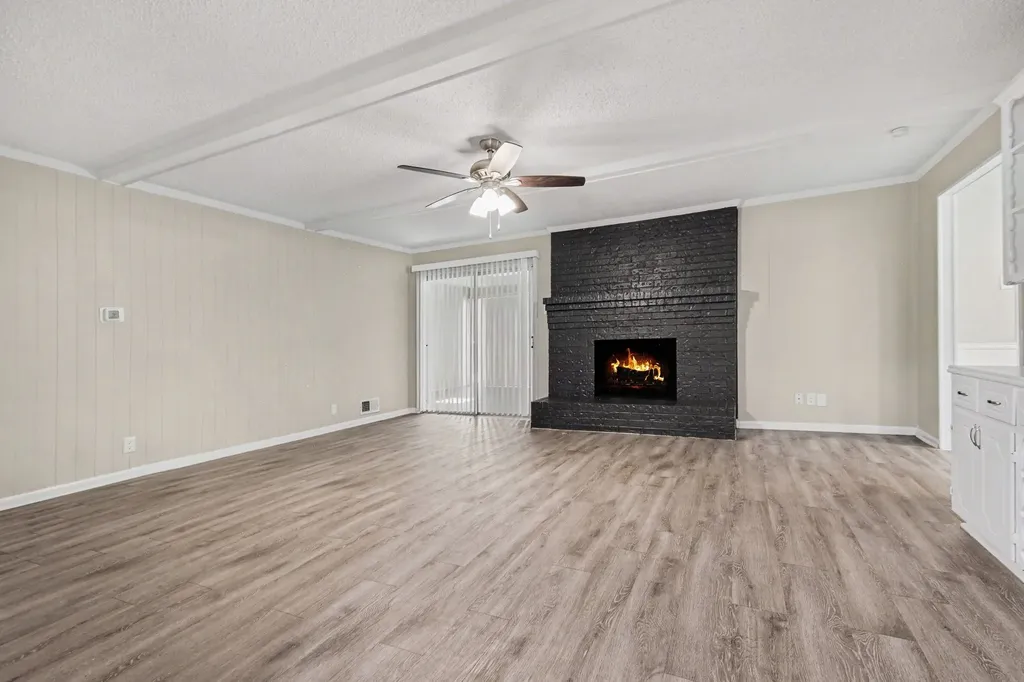 914 Bromwich Street Garland TX 75040