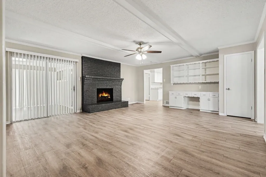 914 Bromwich Street Garland TX 75040