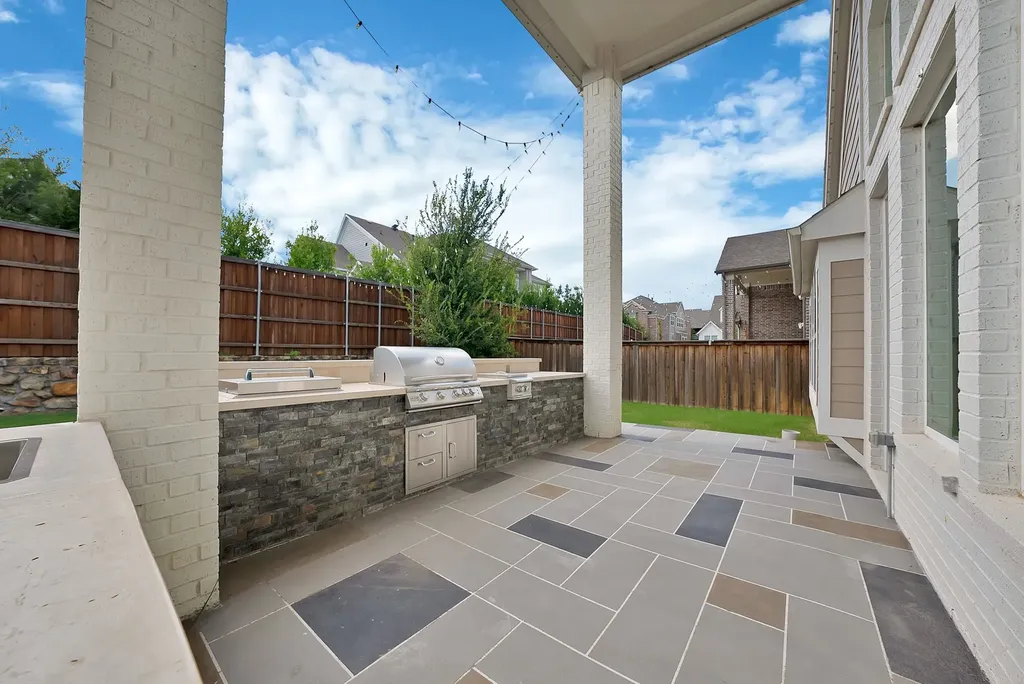 808 Veranda View Mckinney TX 75069