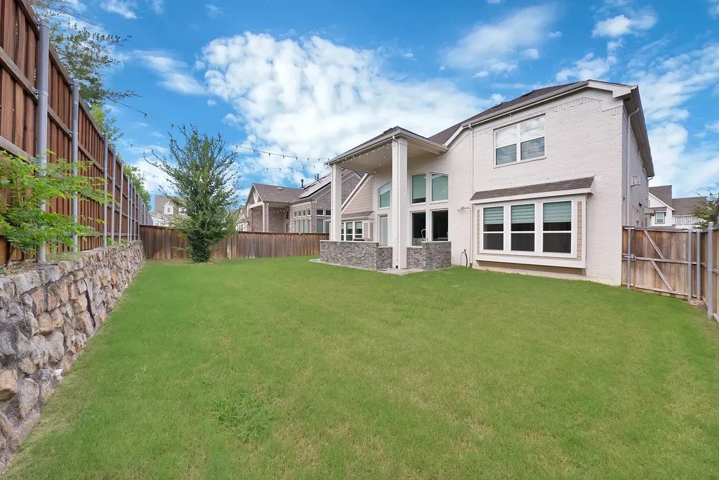 808 Veranda View Mckinney TX 75069