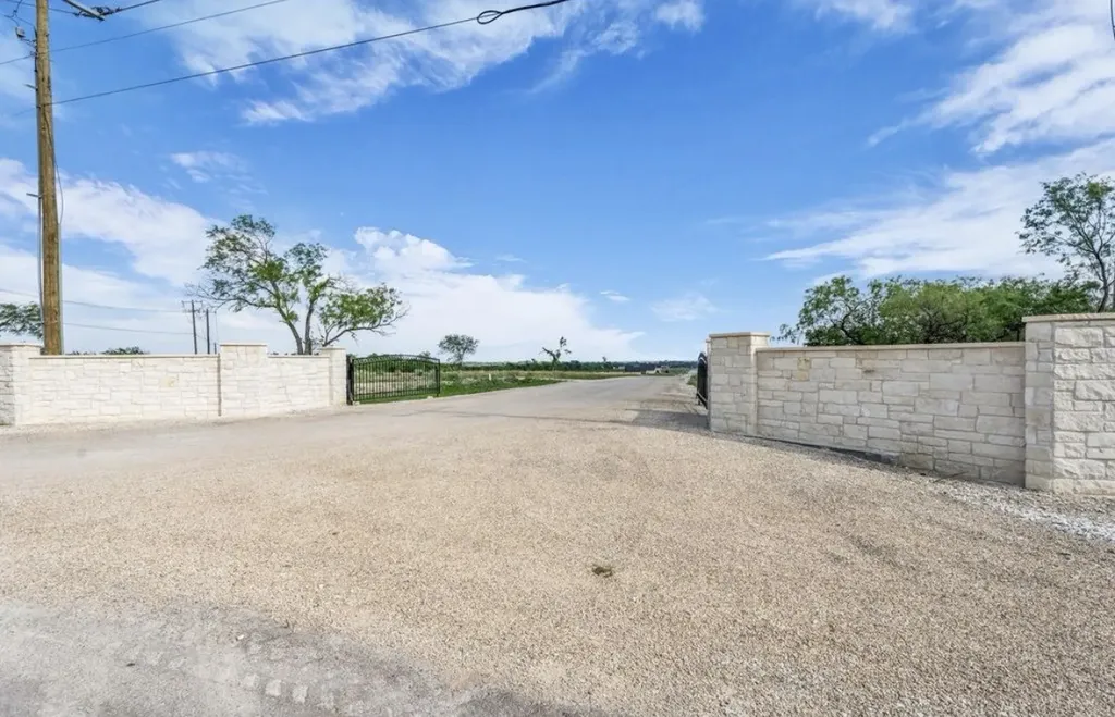 176 Lacek Mill Road China Spring TX 76633