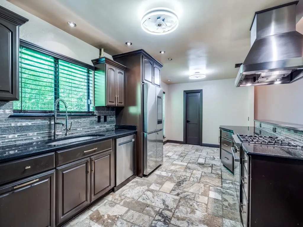 18636 Crownover Court Dallas TX 75252