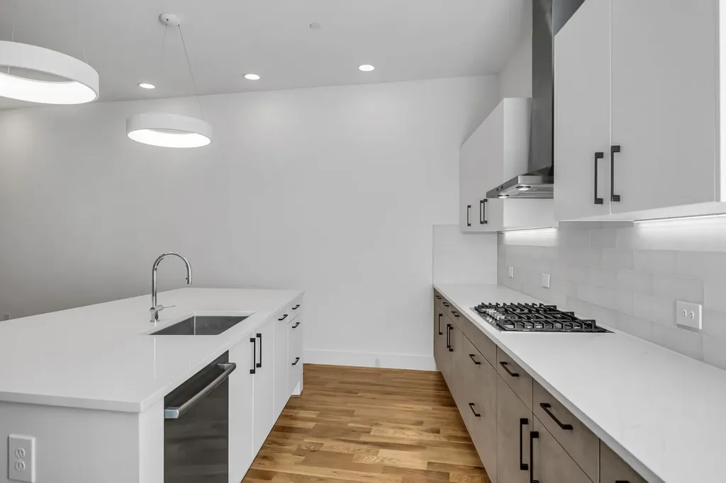 426 W 9th Street Dallas TX 75208