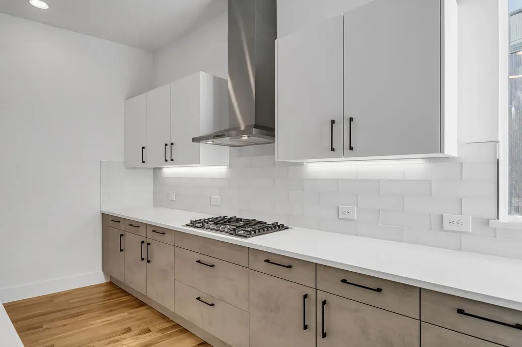 426 W 9th Street Dallas TX 75208