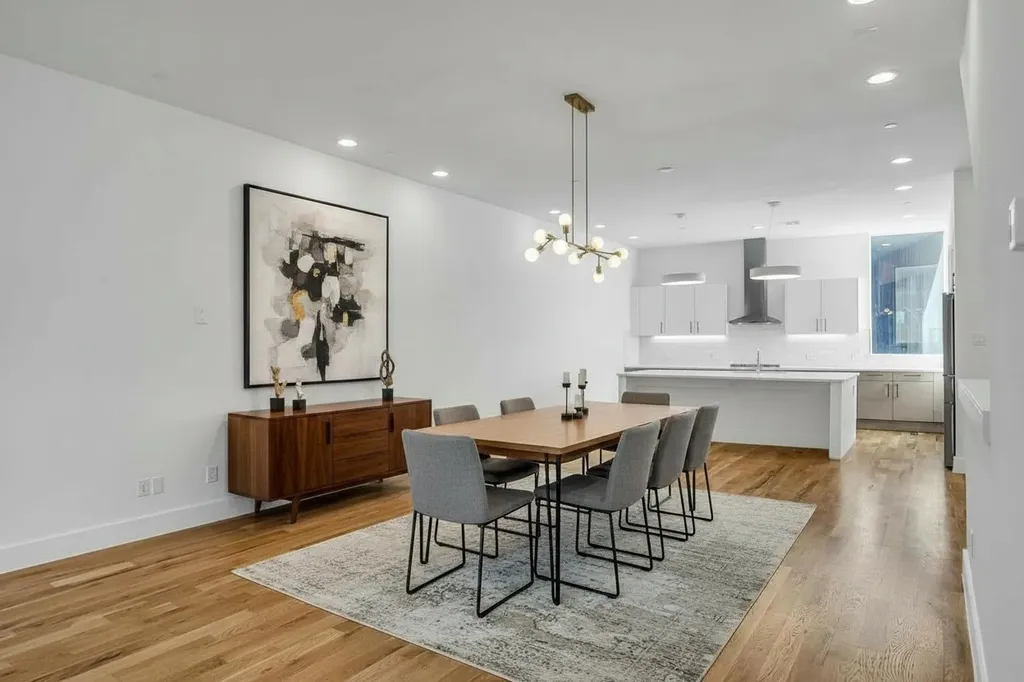 426 W 9th Street Dallas TX 75208