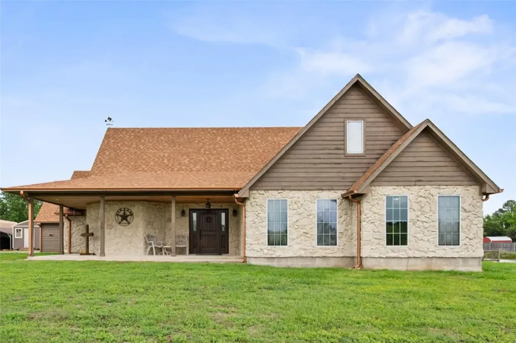 130 SE County Road 3085 Corsicana TX 75109