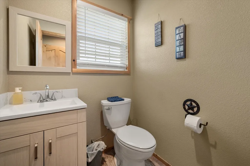 130 SE County Road 3085 Corsicana TX 75109
