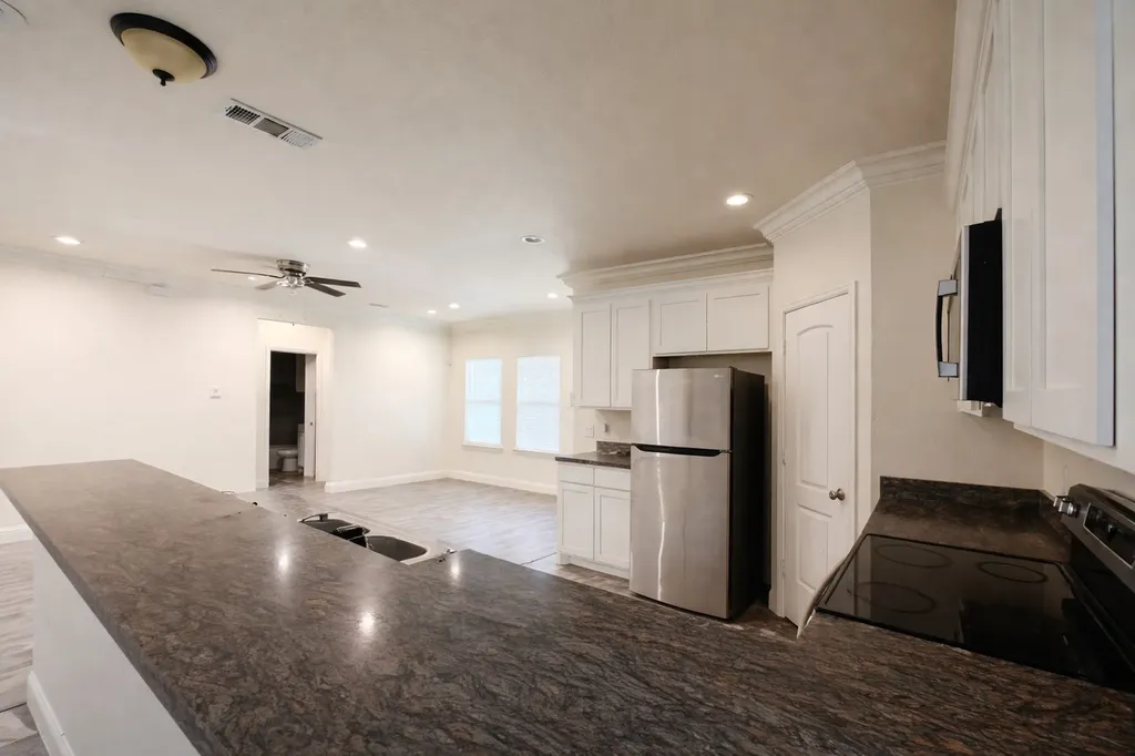 2550 Eugene Street Dallas TX 75215
