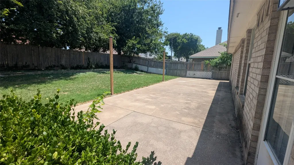 916 Heberle Drive Burleson TX 76028