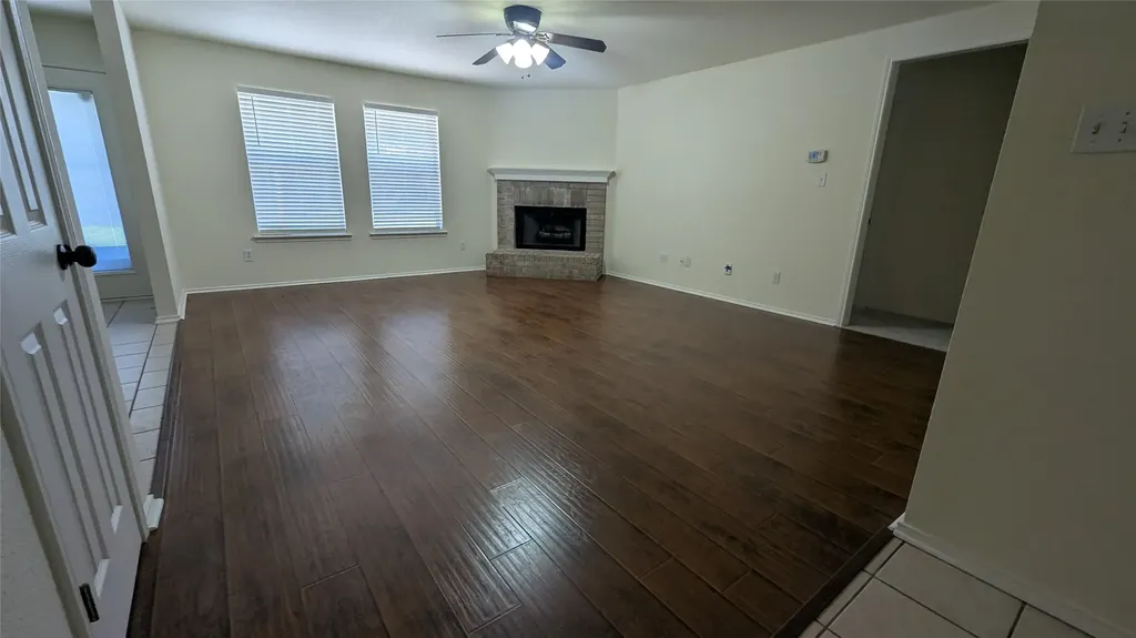 916 Heberle Drive Burleson TX 76028