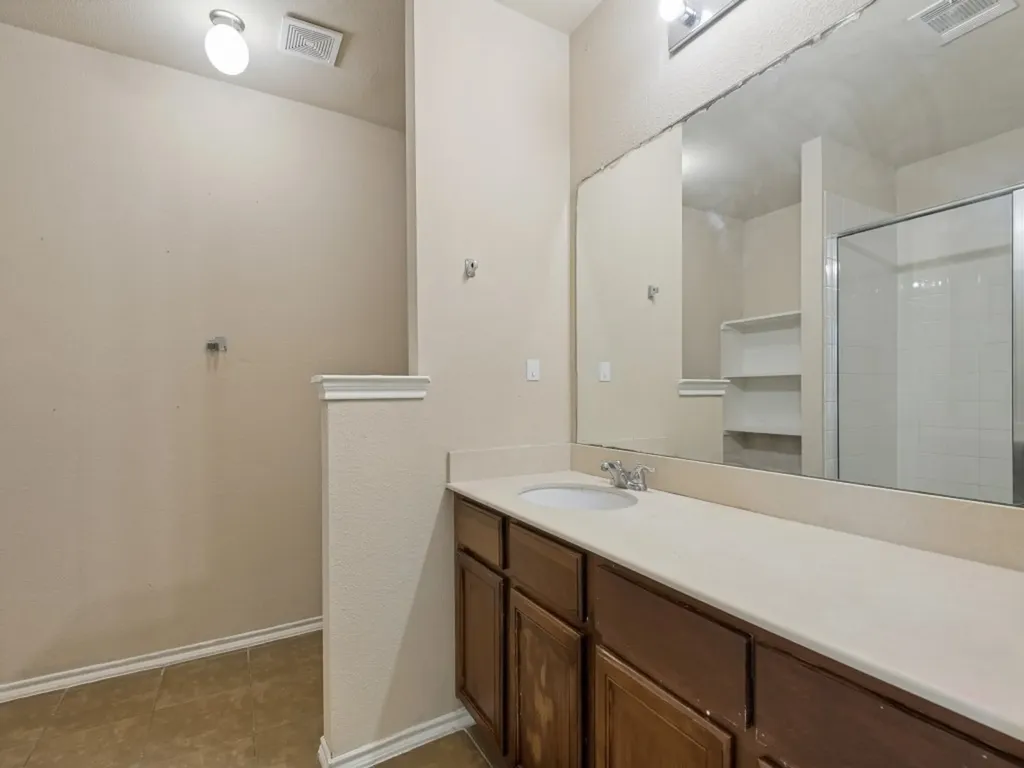 2005 Brackettville Forney TX 75126