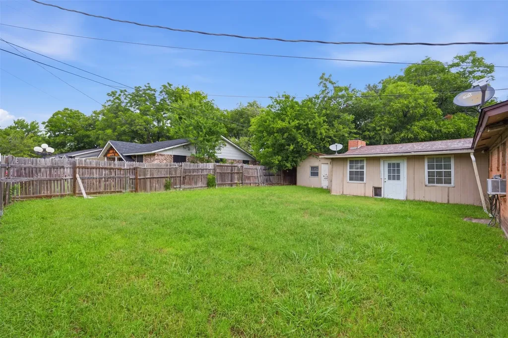 816 SW Sundown Trail Burleson TX 76028