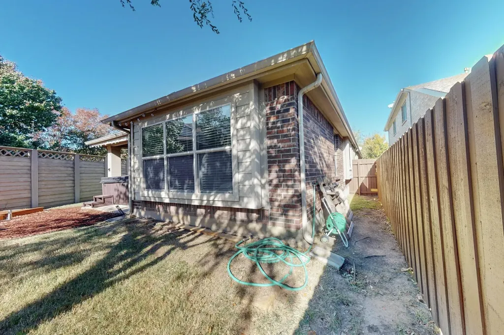 6904 Dream Dust Drive North Richland Hills TX 76180