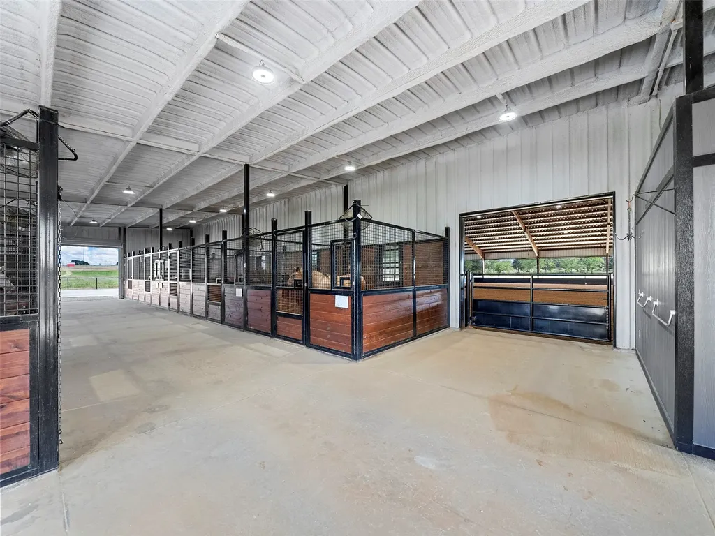4100 Dr. Griffin Road Cross Roads TX 76227