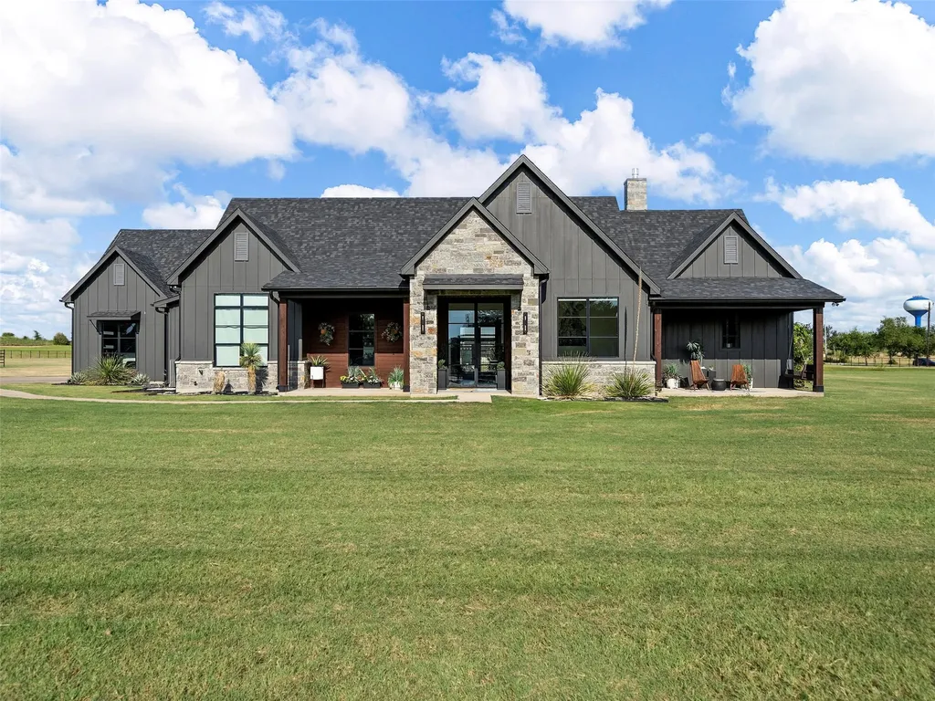 4100 Dr. Griffin Road Cross Roads TX 76227