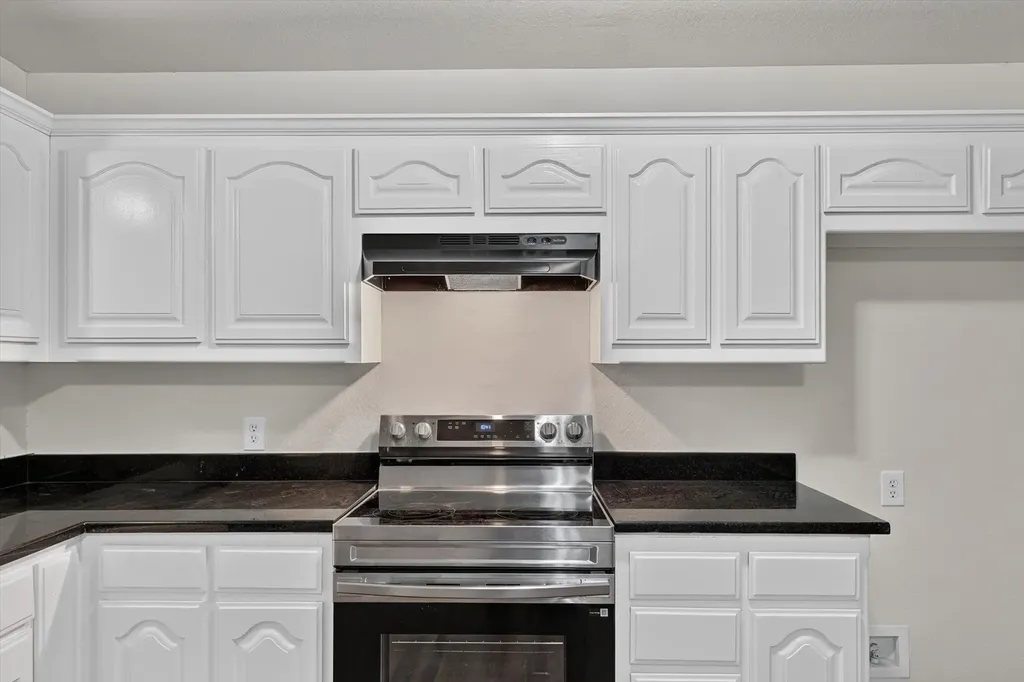 1002 Pine Street Bonham TX 75418