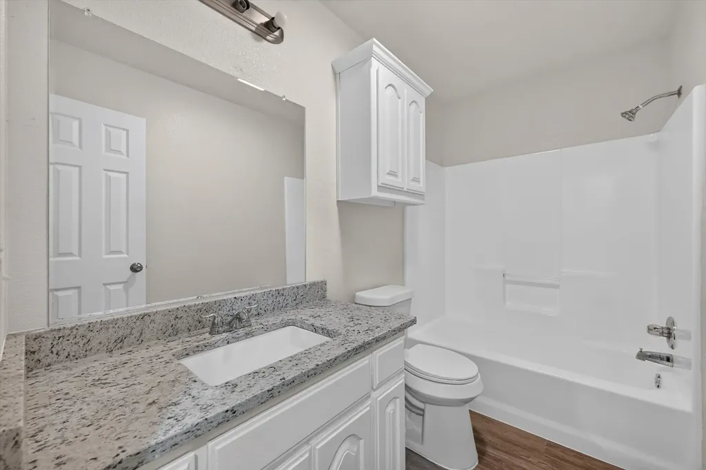 1002 Pine Street Bonham TX 75418