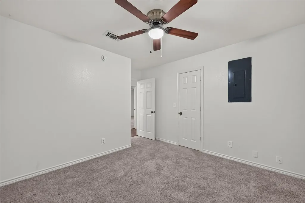 1002 Pine Street Bonham TX 75418
