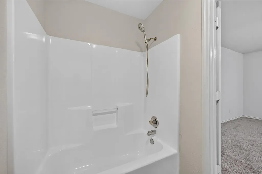 1002 Pine Street Bonham TX 75418