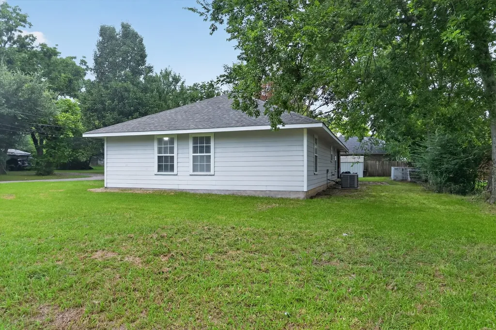 1002 Pine Street Bonham TX 75418