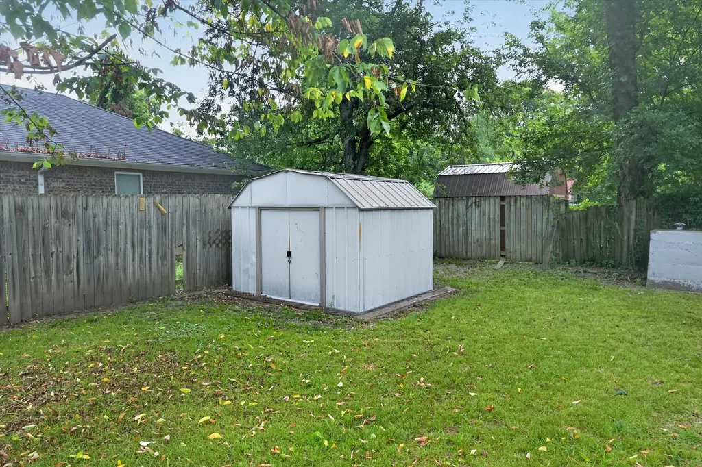 1002 Pine Street Bonham TX 75418