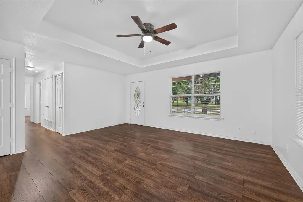 1002 Pine Street Bonham TX 75418
