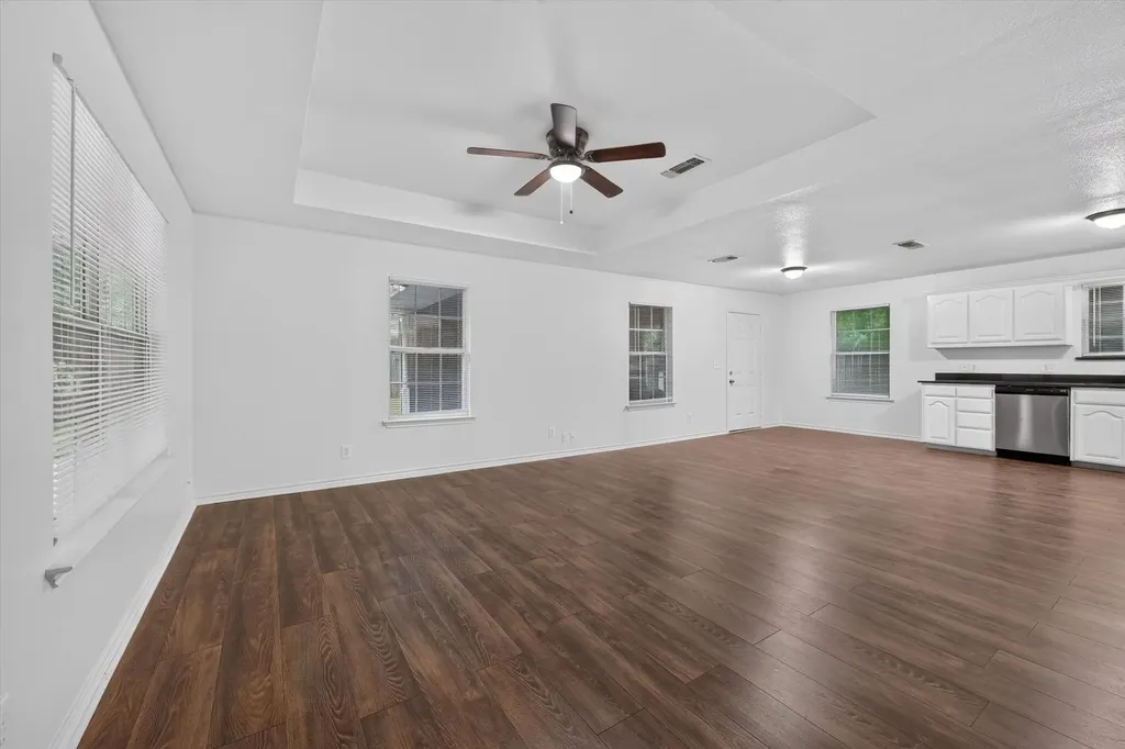 1002 Pine Street Bonham TX 75418