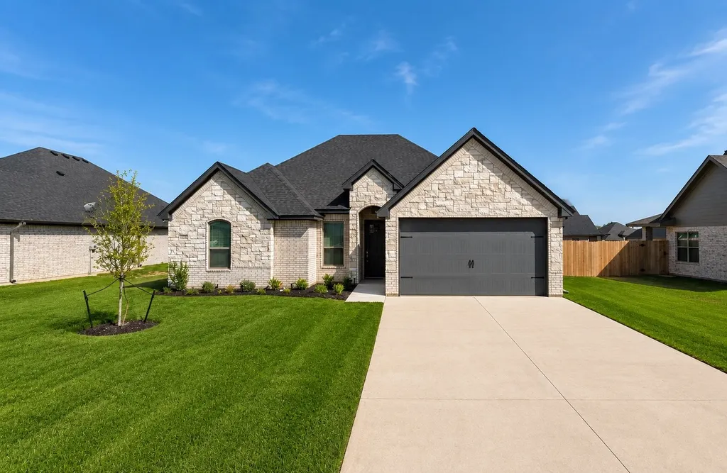 3321 Arrow Creek Drive Granbury TX 76049