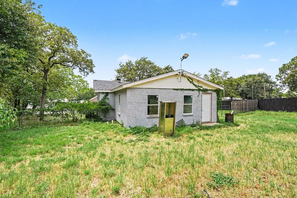 6337 Renwood Drive Fort Worth TX 76140