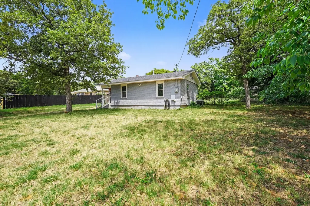 6337 Renwood Drive Fort Worth TX 76140