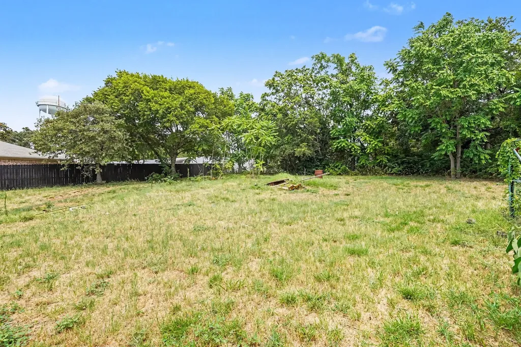 6337 Renwood Drive Fort Worth TX 76140