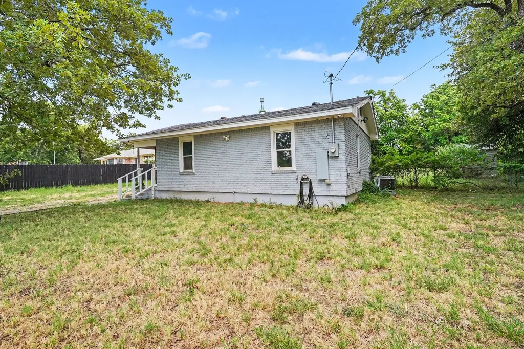 6337 Renwood Drive Fort Worth TX 76140