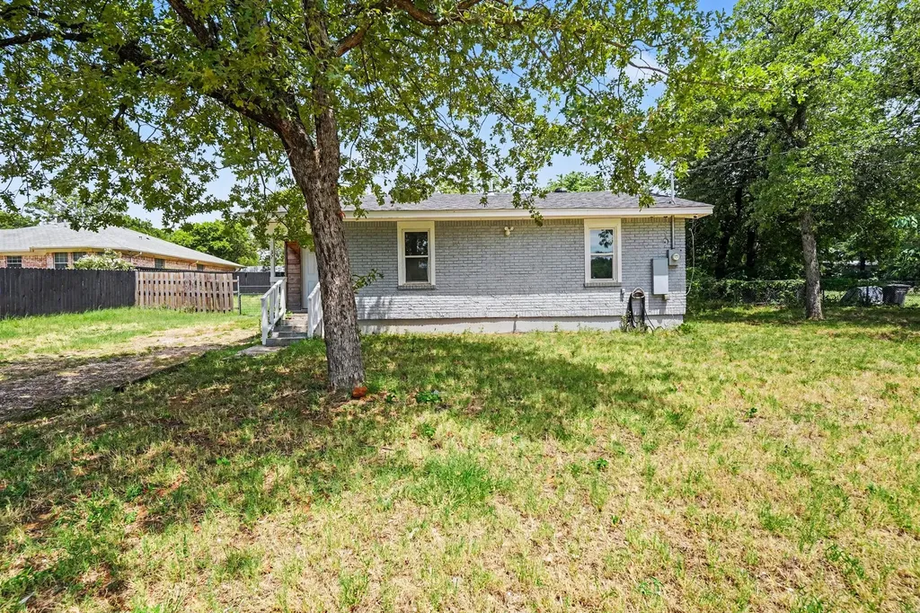 6337 Renwood Drive Fort Worth TX 76140