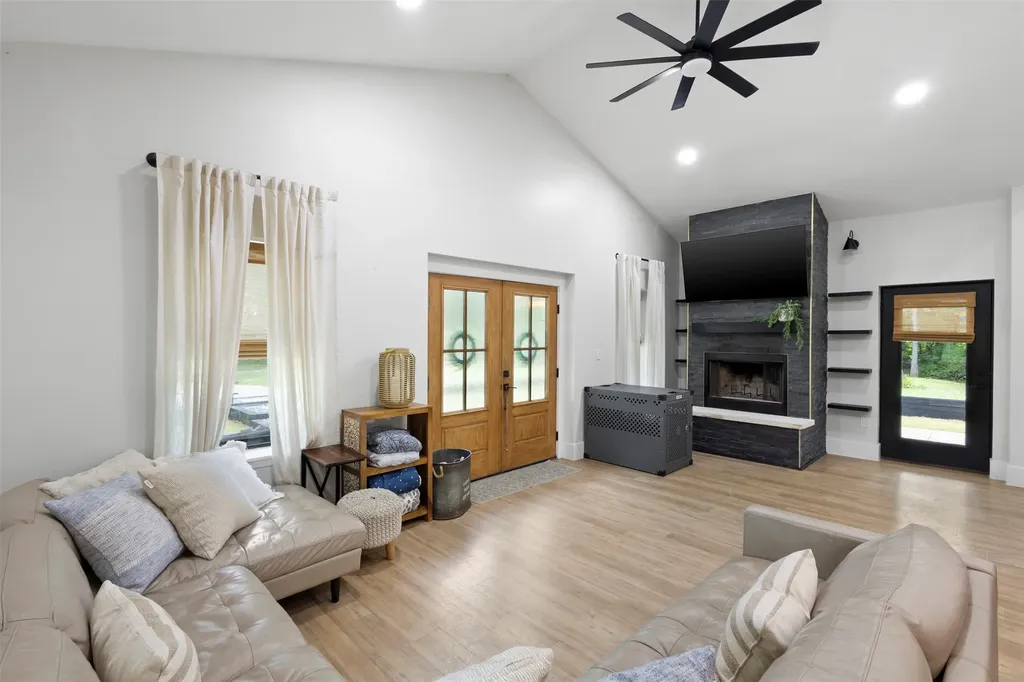 7151 Fm 1390 Scurry TX 75158