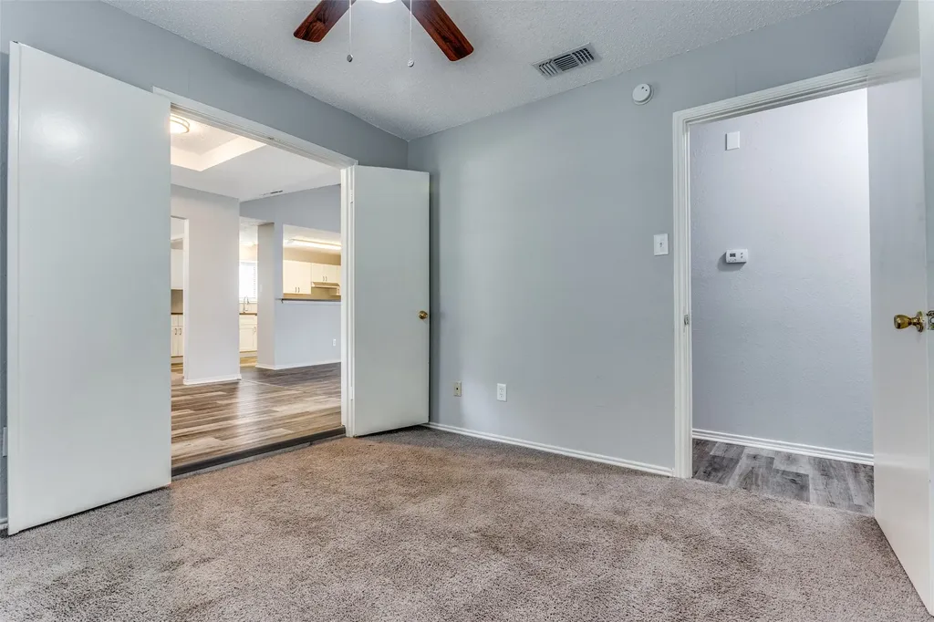 209 W Schreiber Street Garland TX 75040