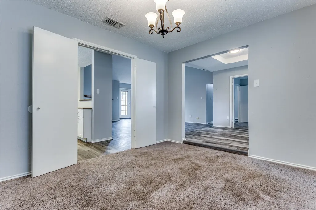 209 W Schreiber Street Garland TX 75040