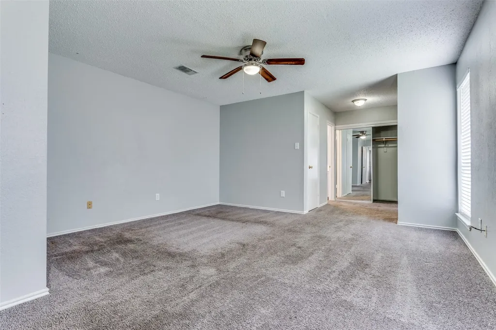 209 W Schreiber Street Garland TX 75040