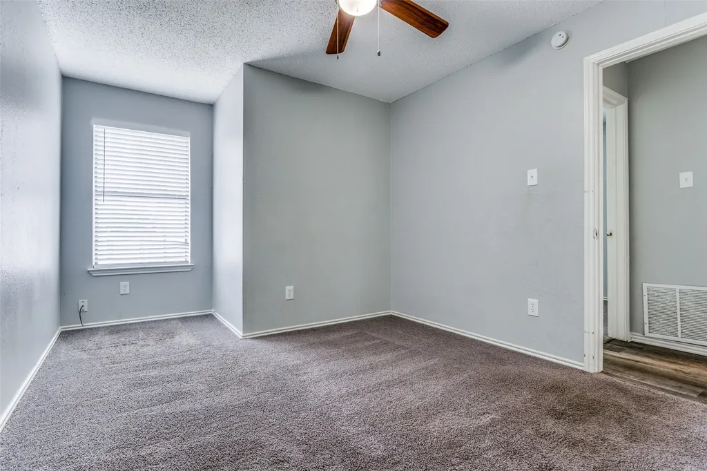 209 W Schreiber Street Garland TX 75040