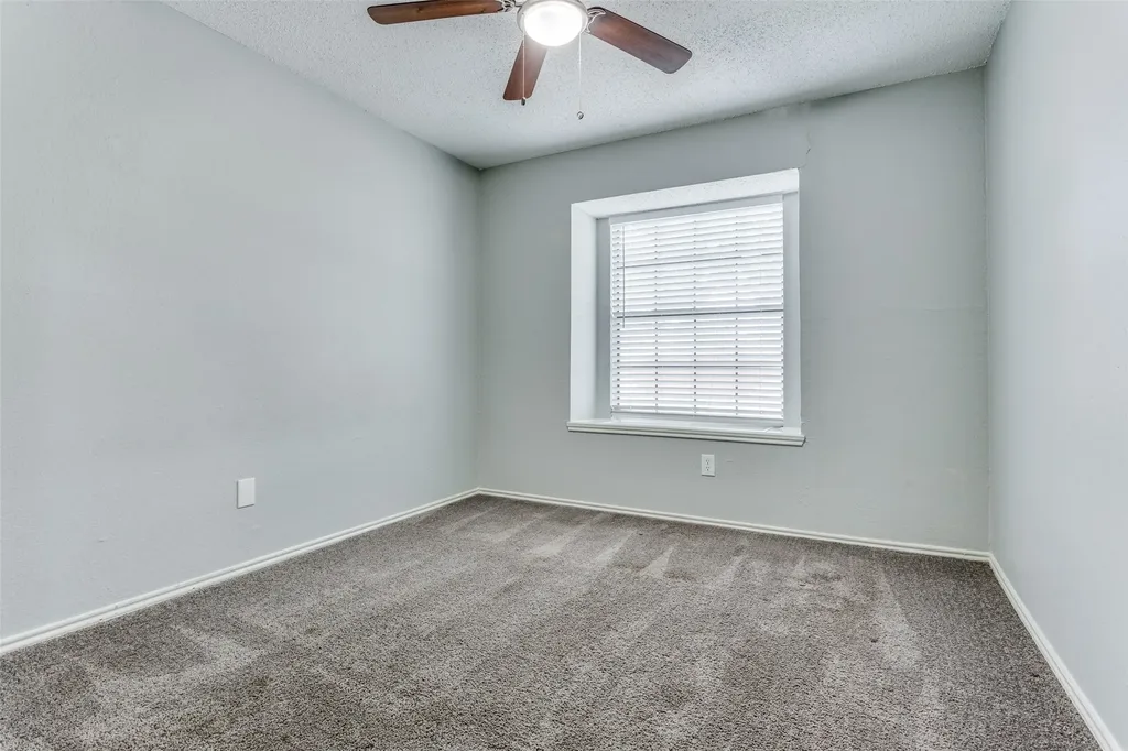 209 W Schreiber Street Garland TX 75040