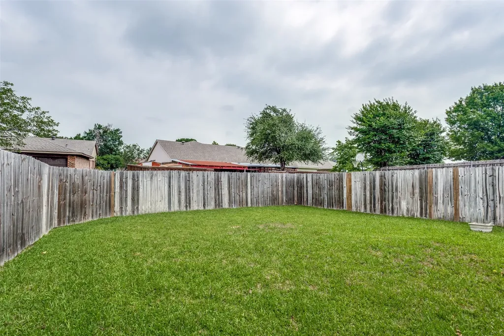209 W Schreiber Street Garland TX 75040