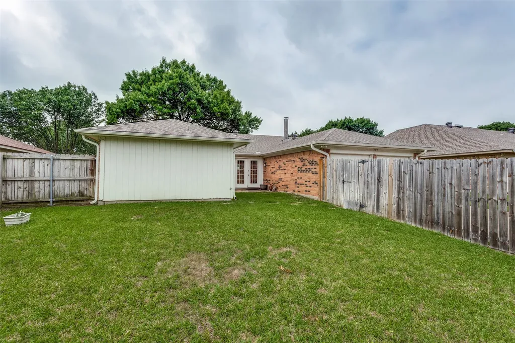 209 W Schreiber Street Garland TX 75040