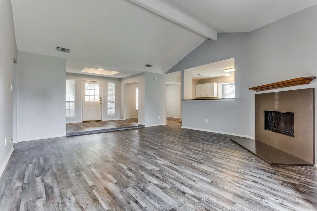 209 W Schreiber Street Garland TX 75040
