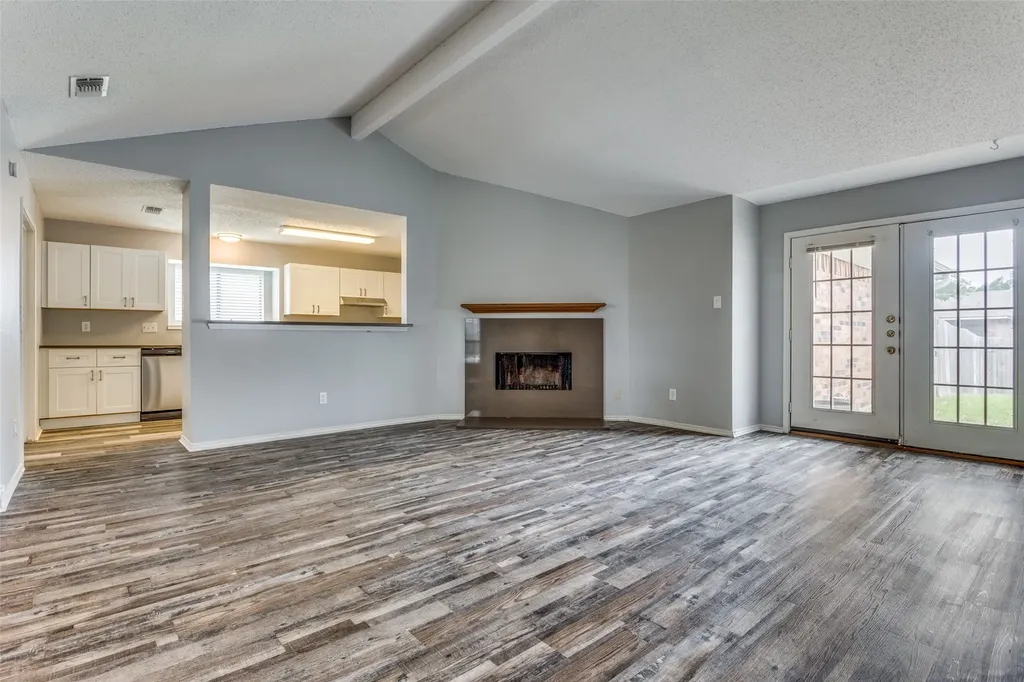 209 W Schreiber Street Garland TX 75040