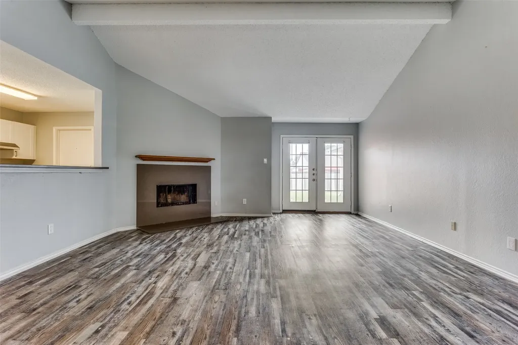 209 W Schreiber Street Garland TX 75040