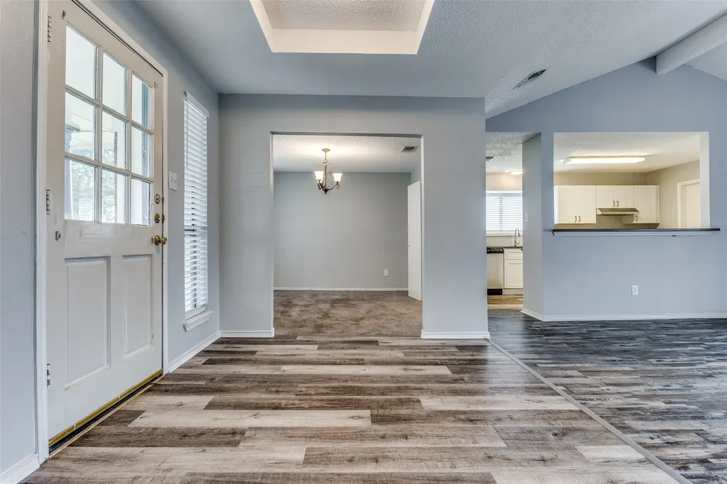 209 W Schreiber Street Garland TX 75040