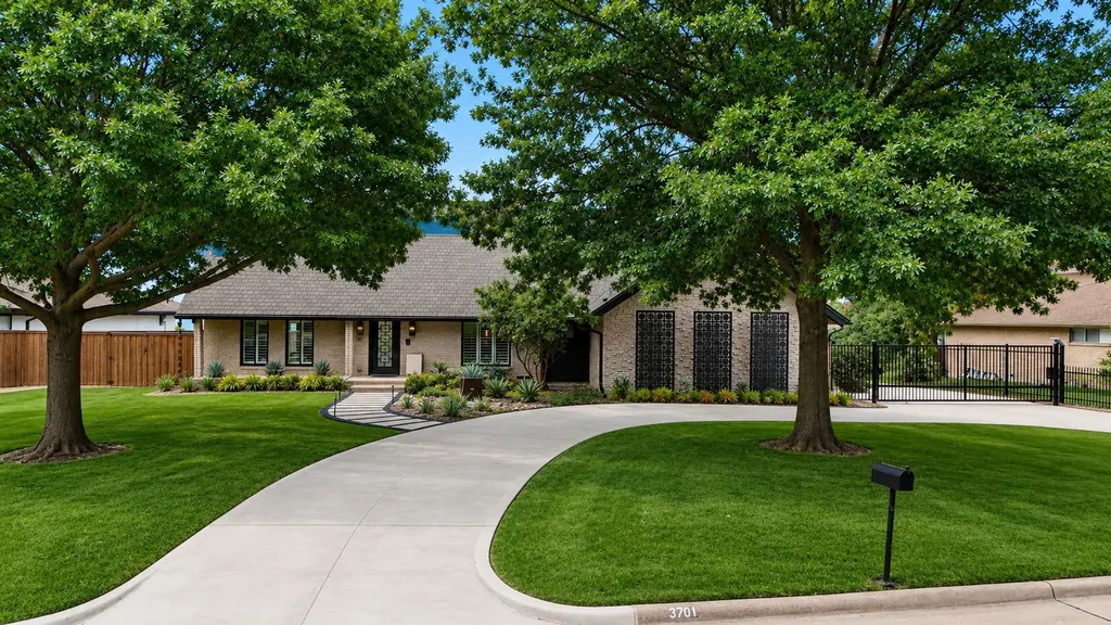 3204 Bouvier Street Rowlett TX 75088
